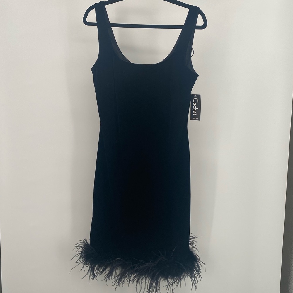 Cachet Vintage  Cachet black velvet marabou dress Ostrich feathers size 12 NWOT